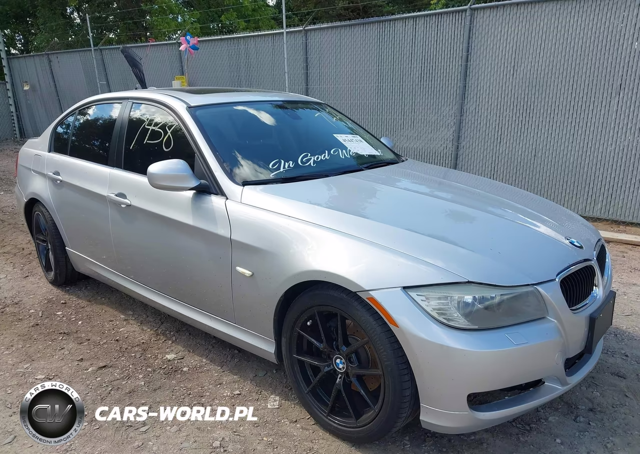 2011 BMW 328I xDrive – zdjęcie 1 z 17