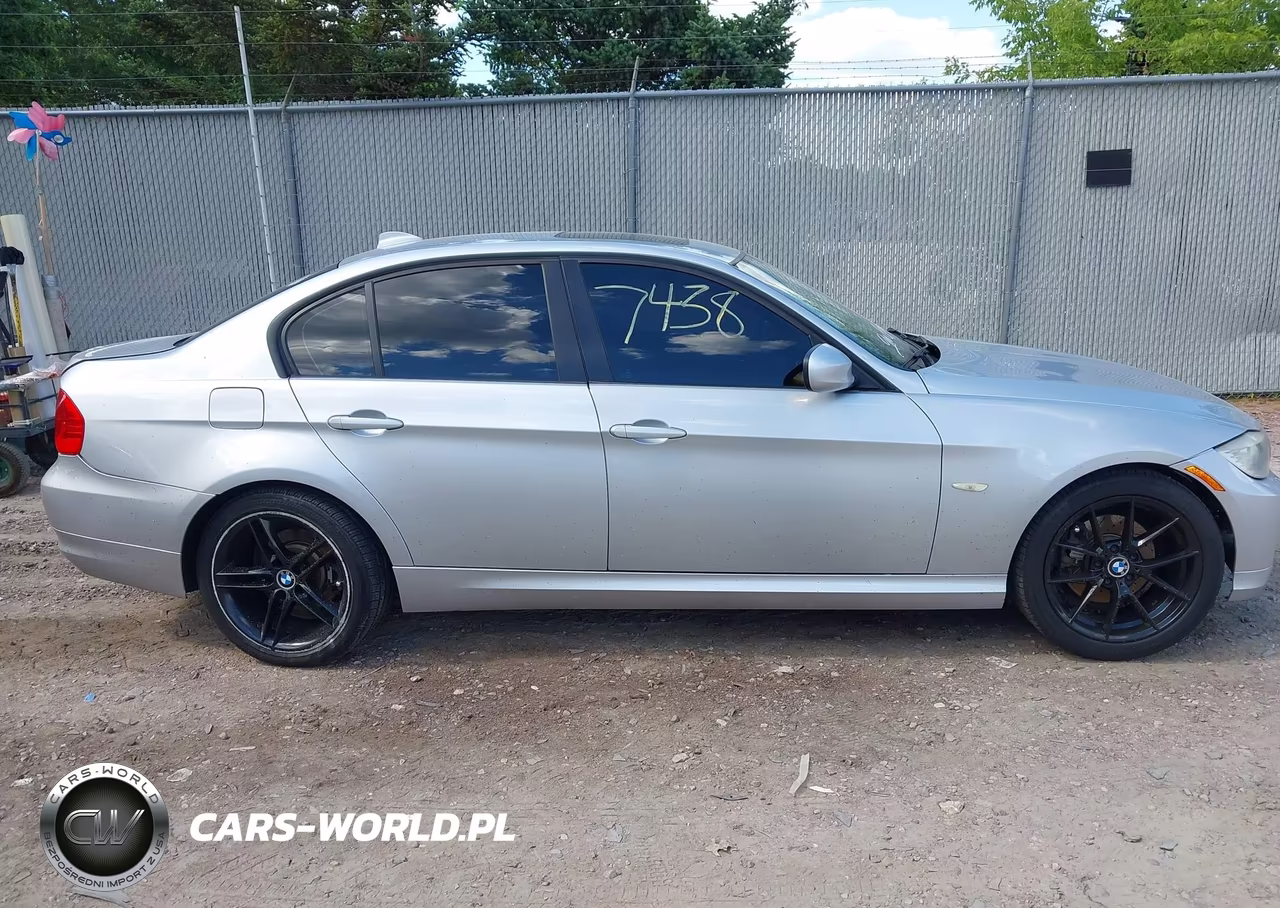 2011 BMW 328I xDrive VIN:WBAPK5C59BF121636 - 14