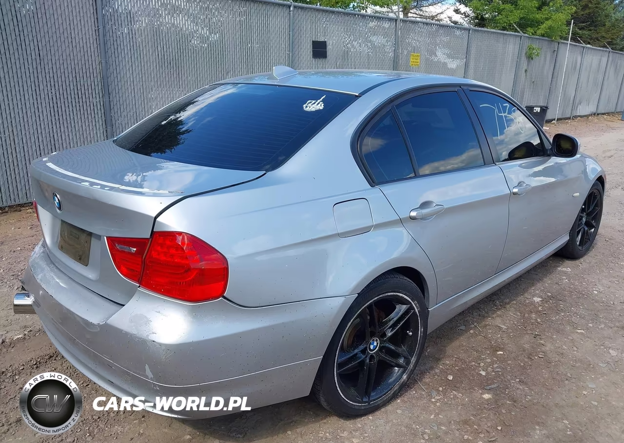 2011 BMW 328I xDrive VIN:WBAPK5C59BF121636 - 4