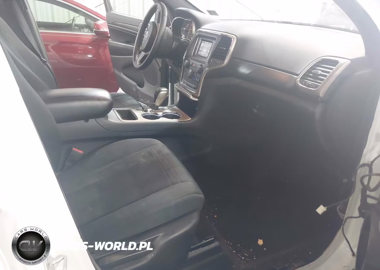 2017 Jeep Grand Cherokee Laredo 4X4 VIN:1C4RJFAG2HC730666 - 5