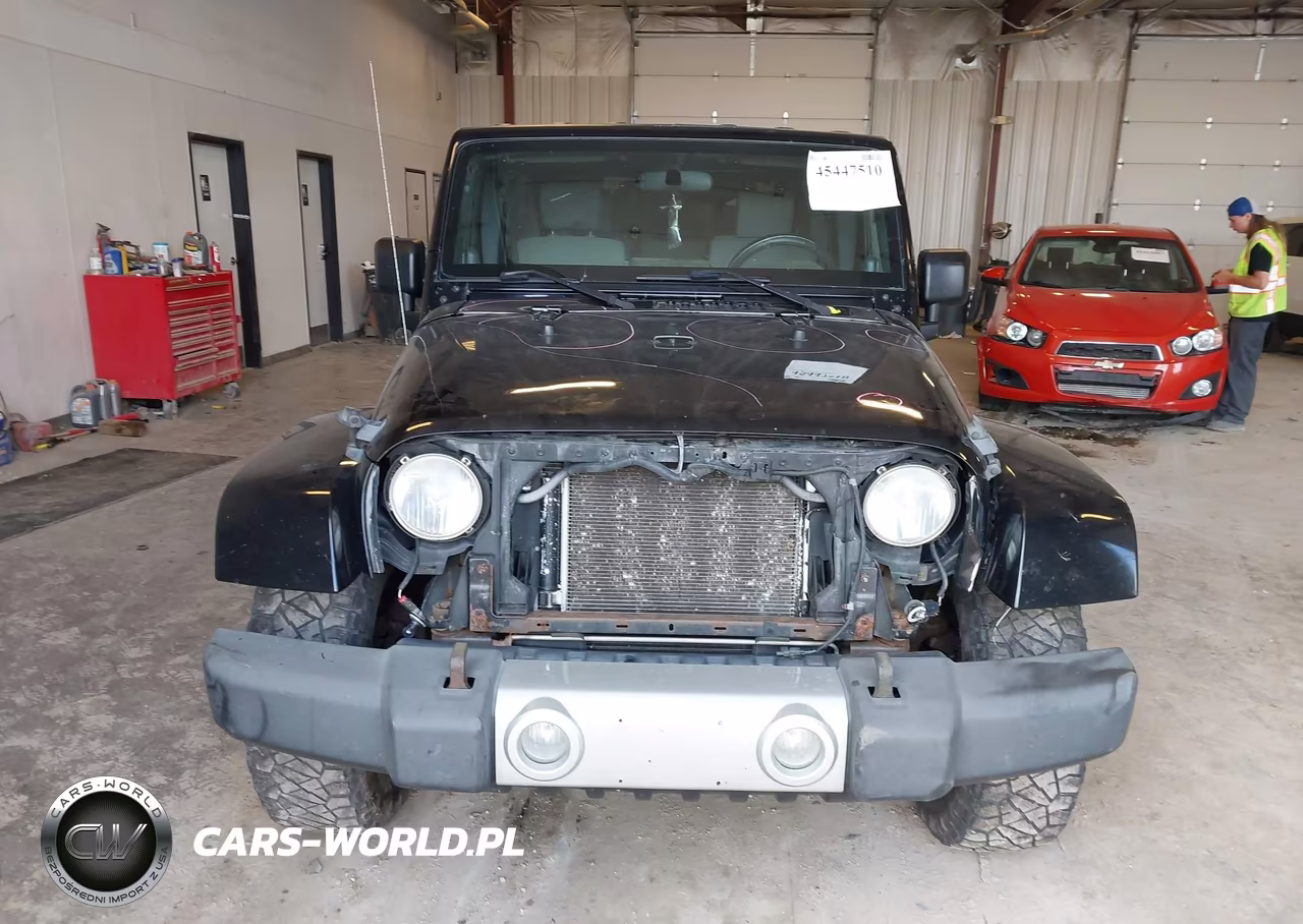 2008 Jeep Wrangler Unlimited Sahara VIN:1J8GA591X8L633676 - 12