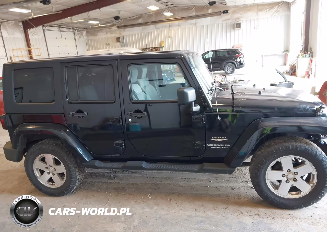 2008 Jeep Wrangler Unlimited Sahara VIN:1J8GA591X8L633676 - 13