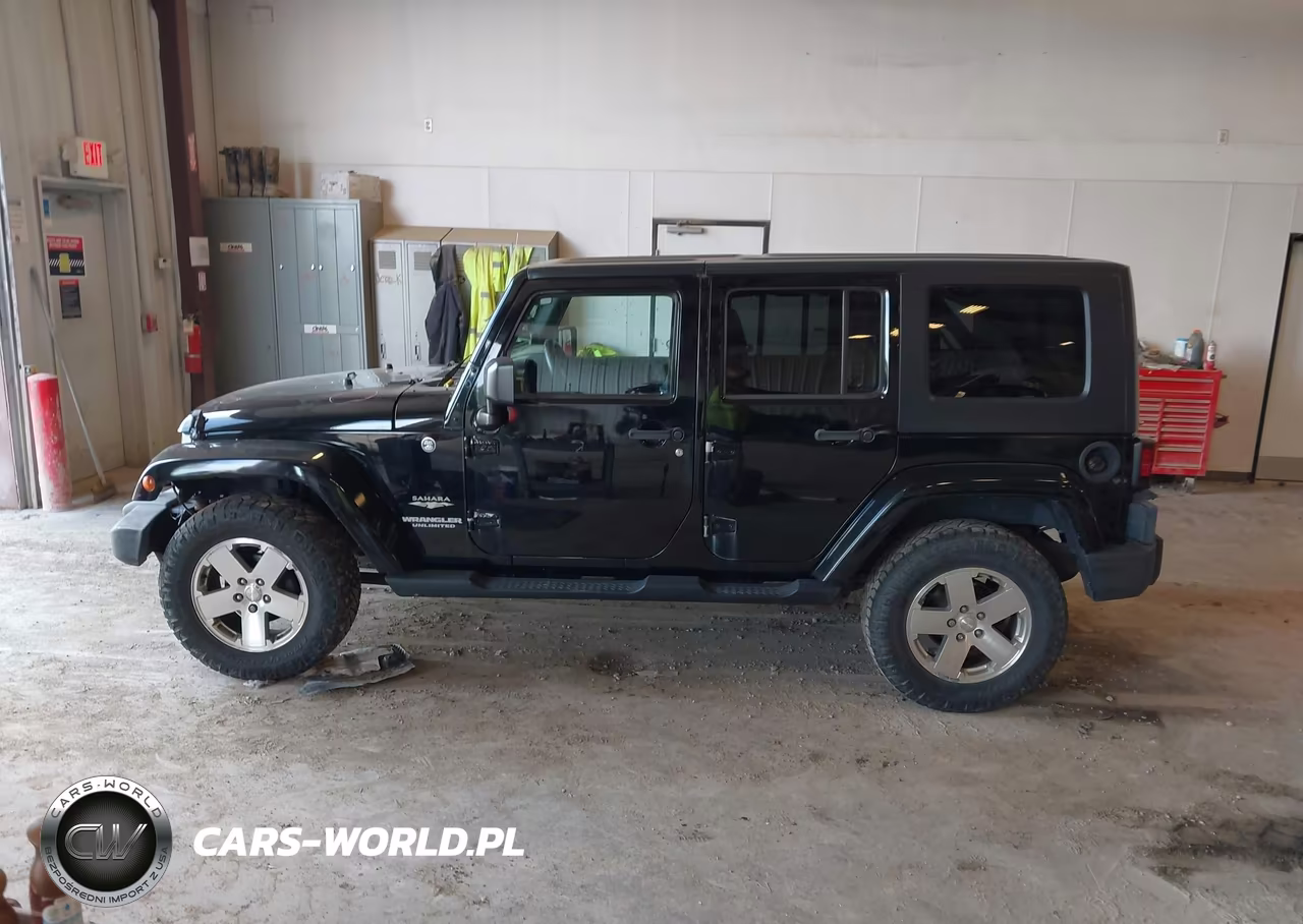 2008 Jeep Wrangler Unlimited Sahara VIN:1J8GA591X8L633676 - 14