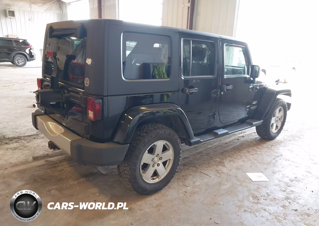 2008 Jeep Wrangler Unlimited Sahara VIN:1J8GA591X8L633676 - 4