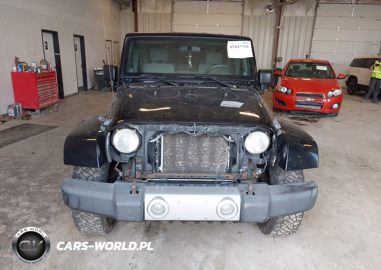2008 Jeep Wrangler Unlimited Sahara VIN:1J8GA591X8L633676 - 6
