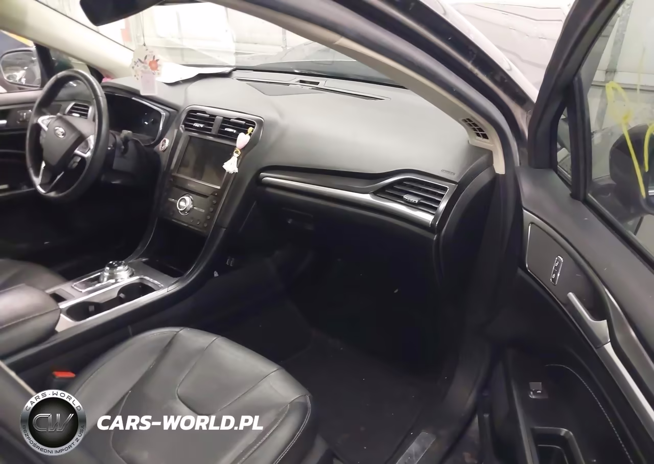 2020 Ford Fusion Titanium VIN:3FA6P0D93LR199618 - 5