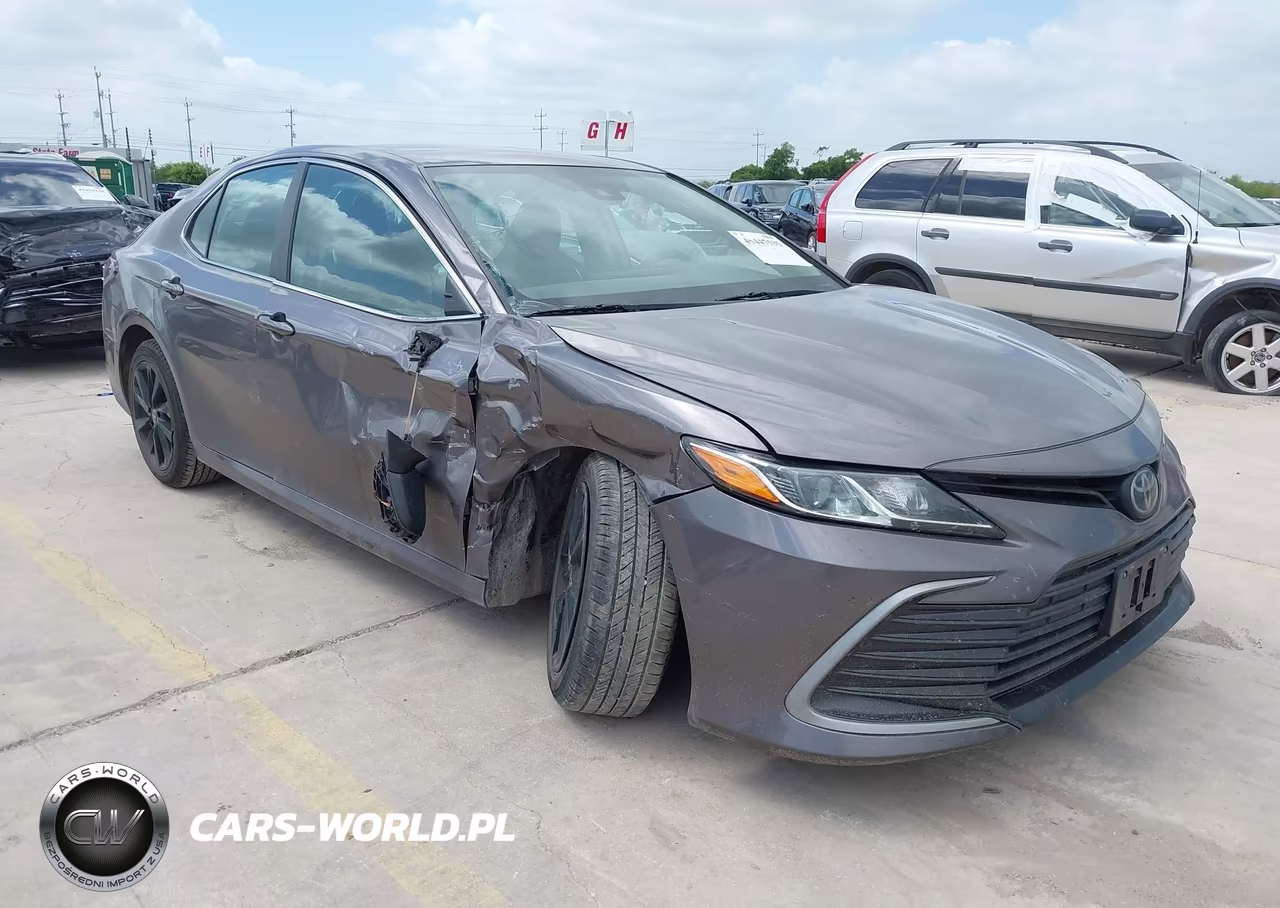 2024 Toyota Camry Le – zdjęcie 1 z 16
