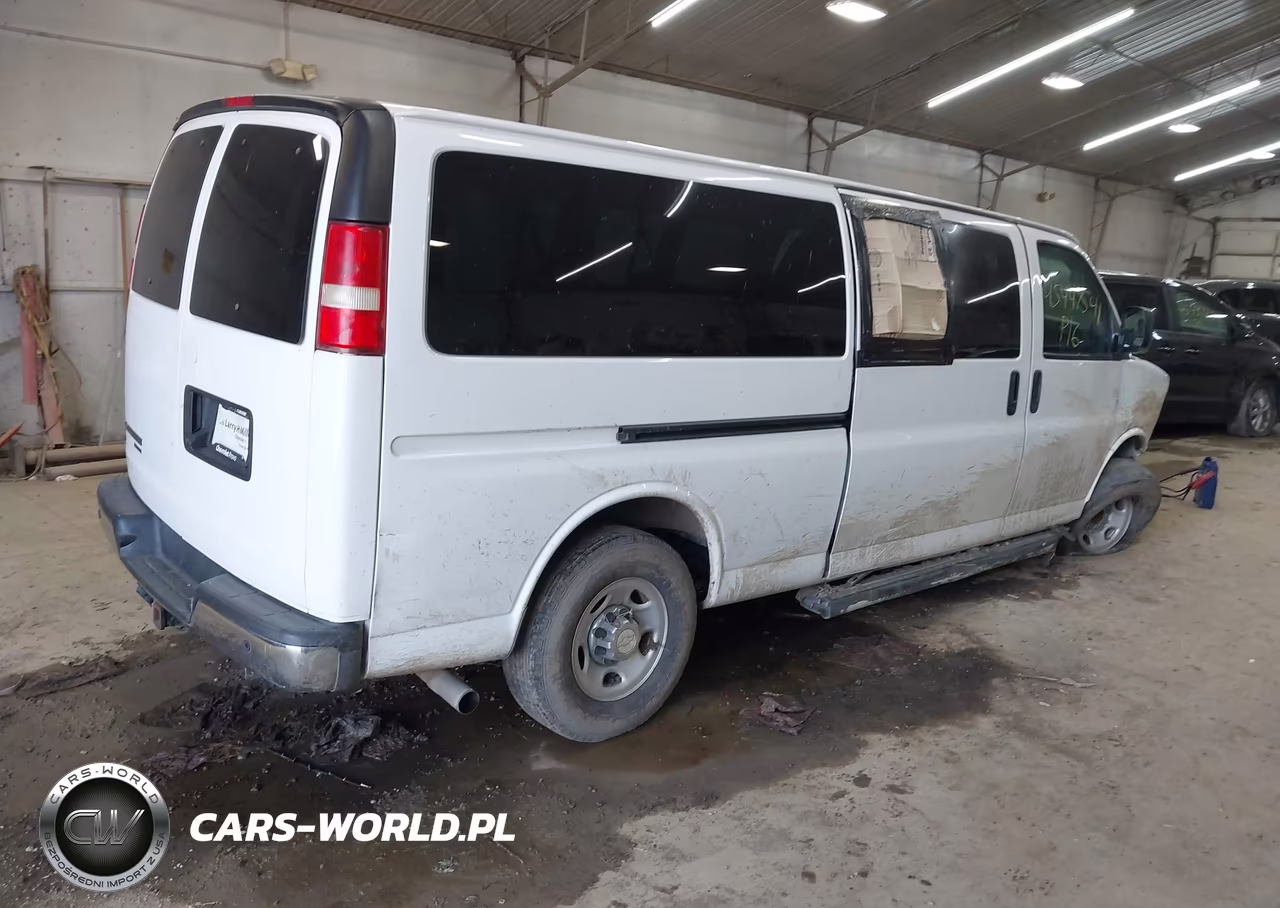 2016 Chevrolet Express 3500 Lt VIN:1GAZGPFG7G1313771 - 4