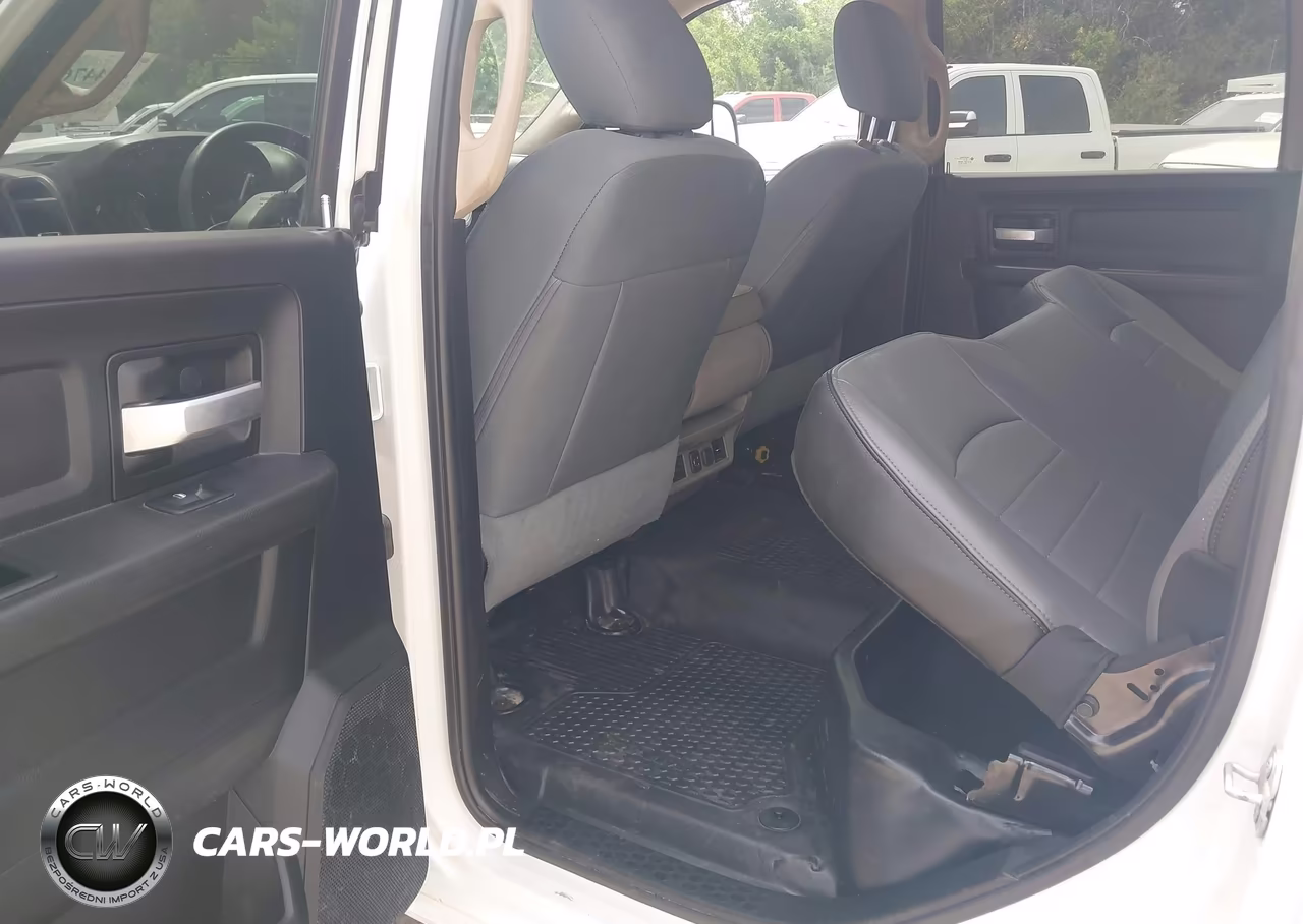 2019 Ram 3500 Chassis Tradesman-Slt-Laramie-Limited VIN:3C7WRTCL1KG647189 - 6
