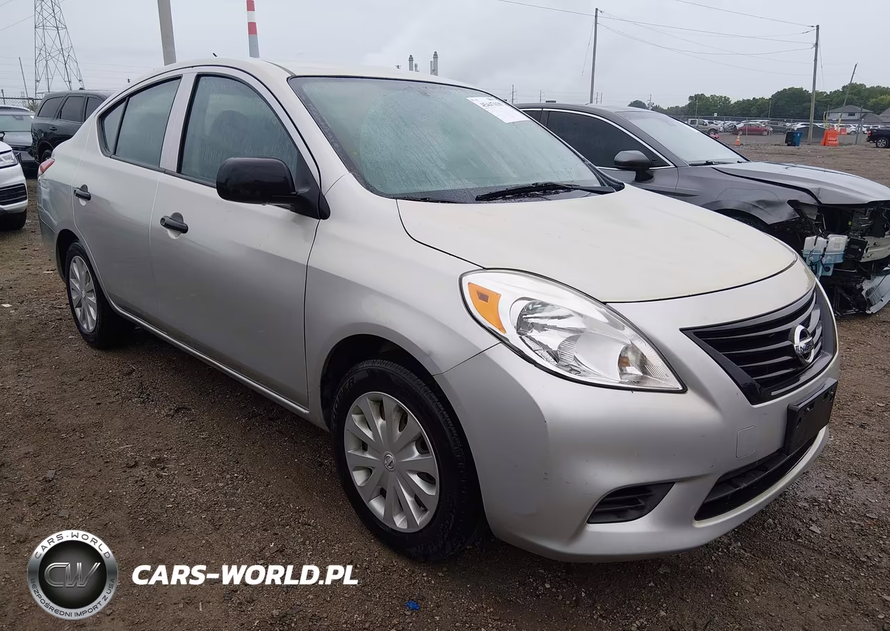 2014 Nissan Versa 1.6 S – zdjęcie 1 z 12