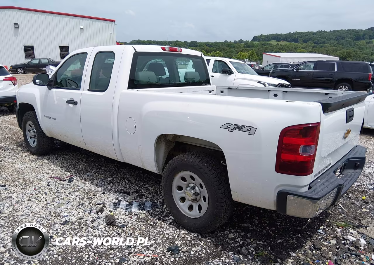 2013 Chevrolet Silverado 1500 Work Truck VIN:1GCRKPE71DZ286006 - 3