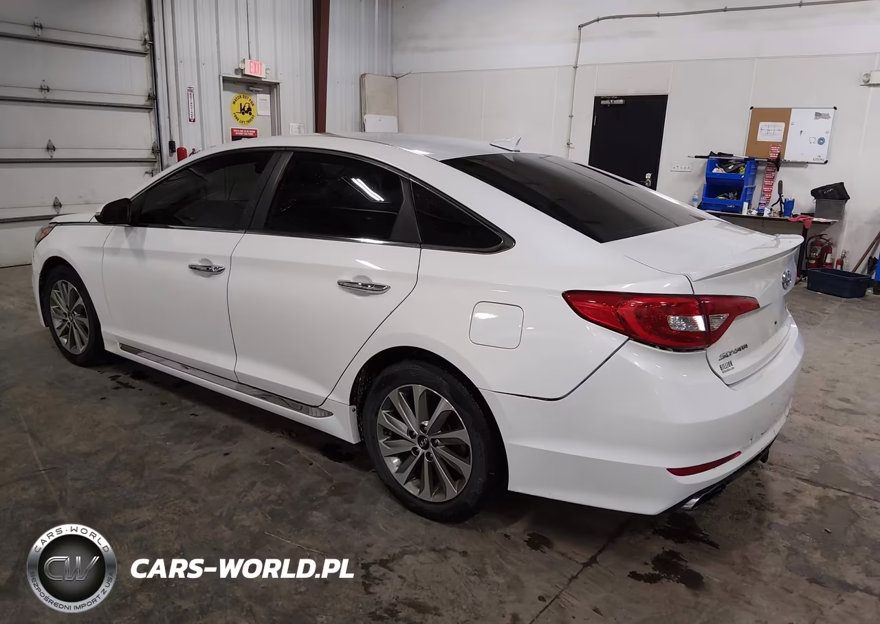 2015 Hyundai Sonata Sport VIN:5NPE34AF5FH043705 - 3