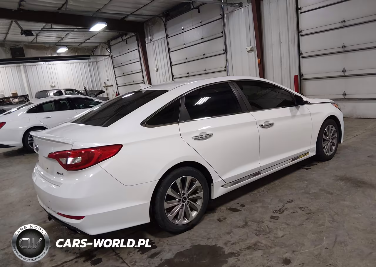 2015 Hyundai Sonata Sport VIN:5NPE34AF5FH043705 - 4