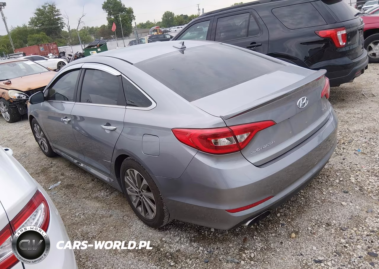 2015 Hyundai Sonata Sport VIN:5NPE34AF9FH223625 - 3