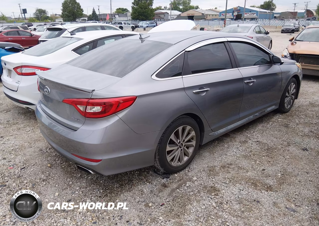 2015 Hyundai Sonata Sport VIN:5NPE34AF9FH223625 - 4