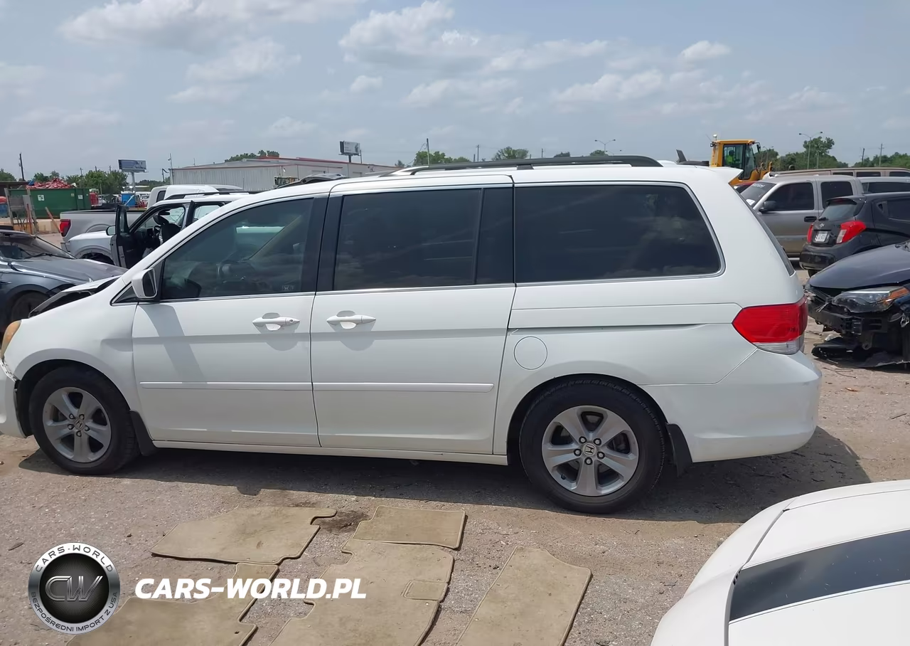 2010 Honda Odyssey Touring VIN:5FNRL3H90AB022005 - 14