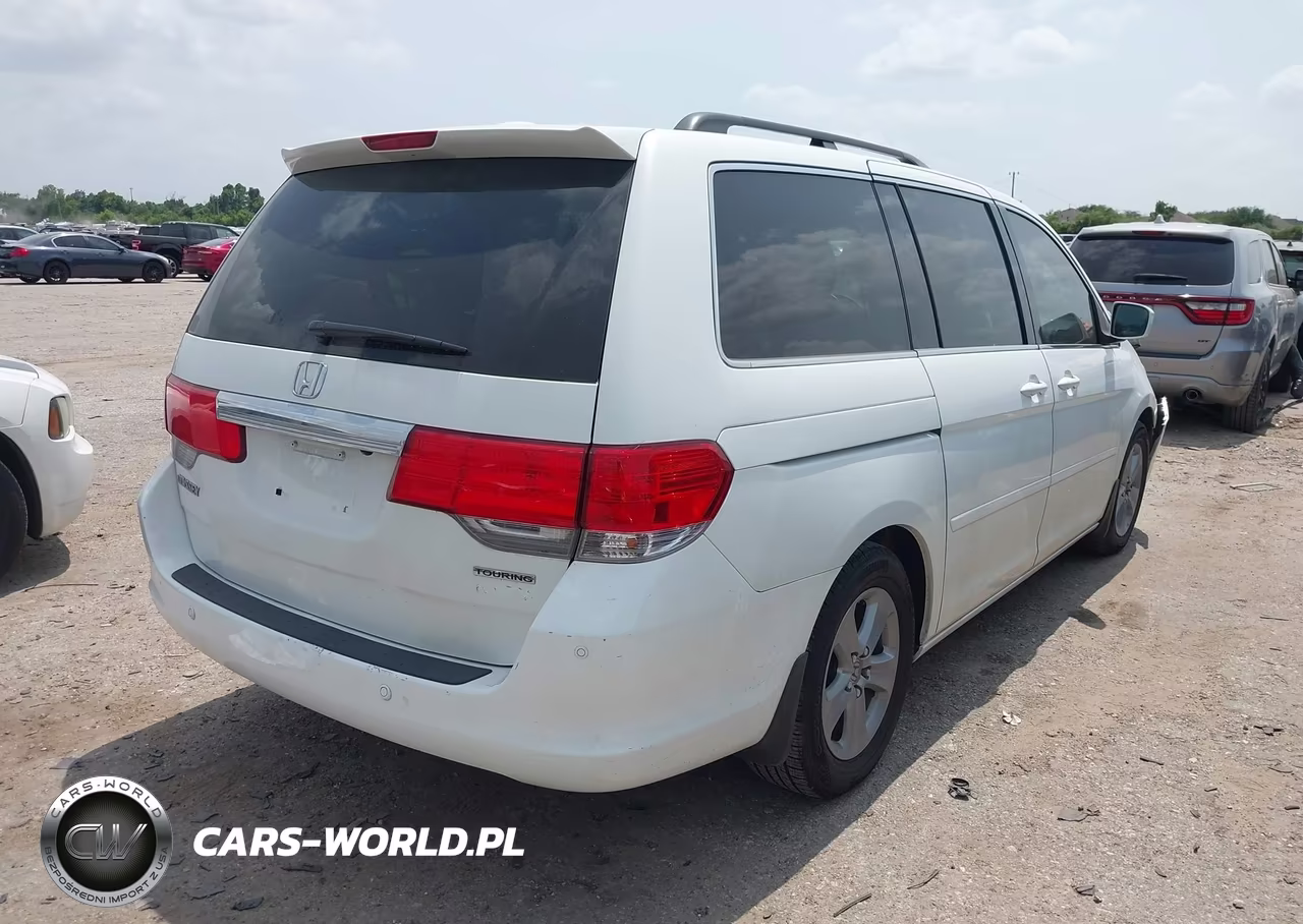 2010 Honda Odyssey Touring VIN:5FNRL3H90AB022005 - 4