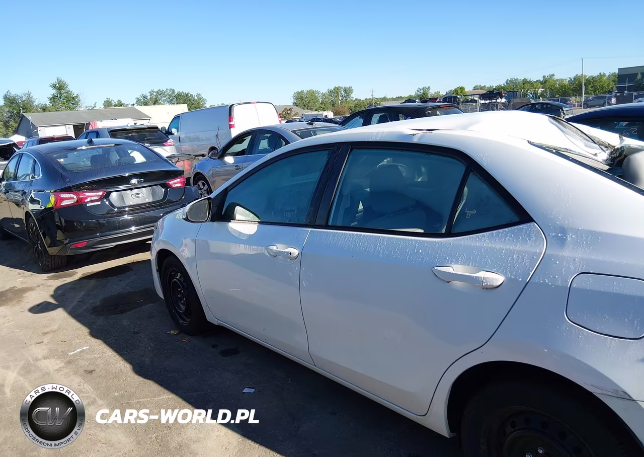 2017 Toyota Corolla Le VIN:5YFBURHE1HP580443 - 14