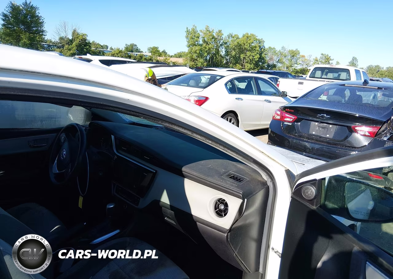 2017 Toyota Corolla Le VIN:5YFBURHE1HP580443 - 5