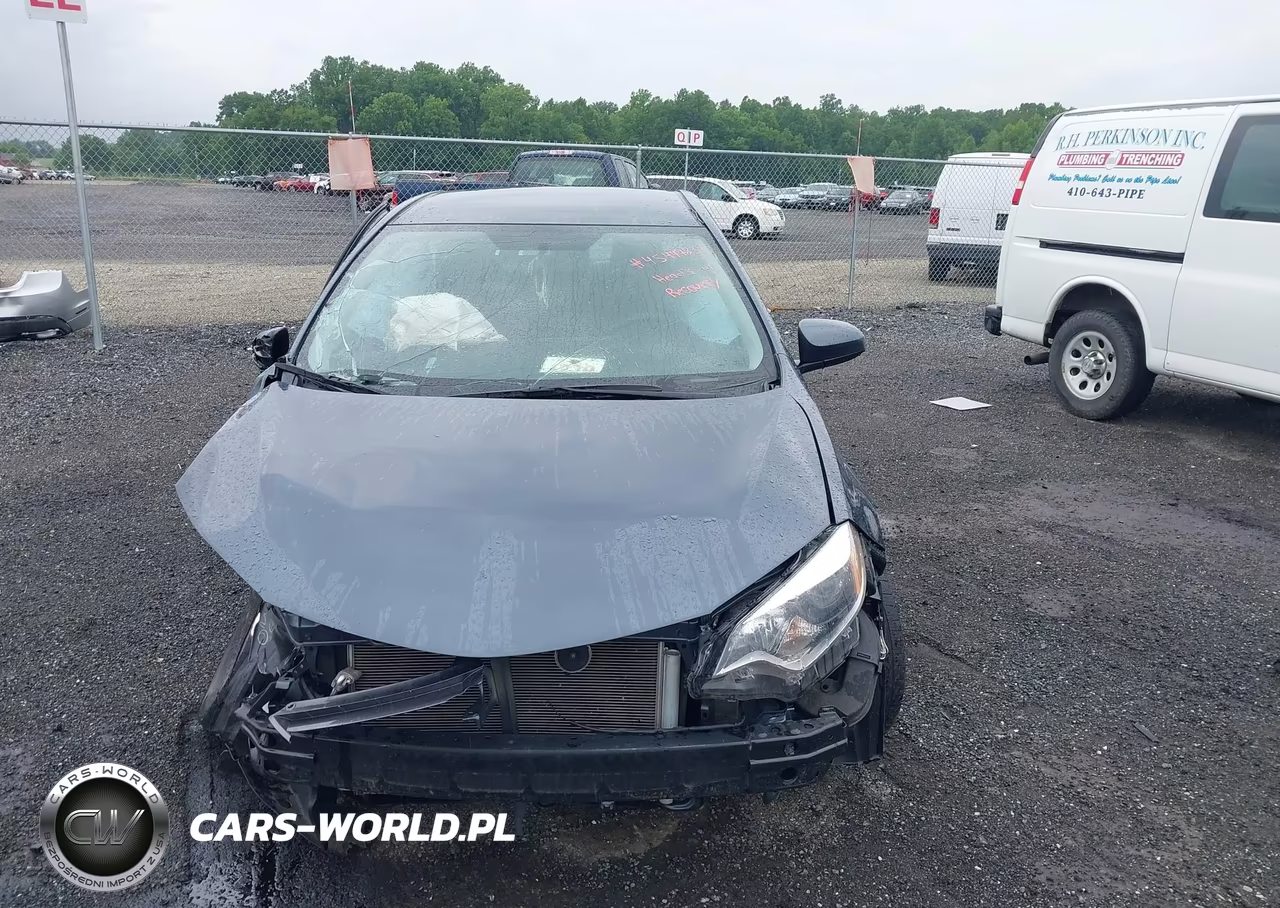 2015 Toyota Corolla Le VIN:2T1BURHEXFC245940 - 12
