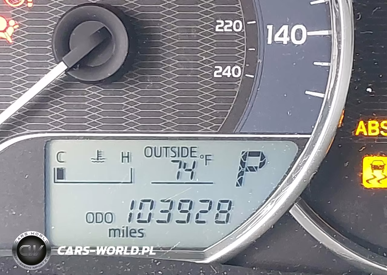 2015 Toyota Corolla Le VIN:2T1BURHEXFC245940 - 15