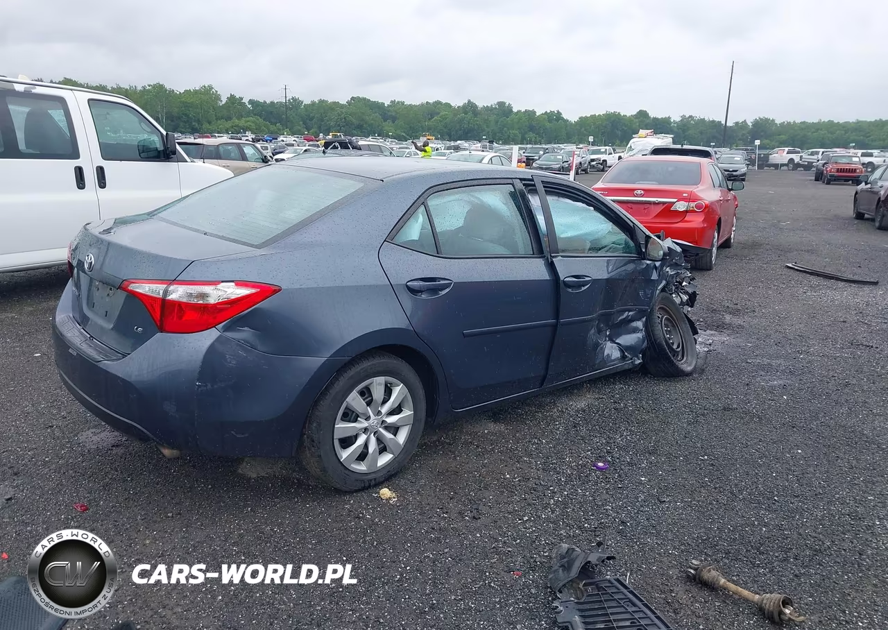 2015 Toyota Corolla Le VIN:2T1BURHEXFC245940 - 4