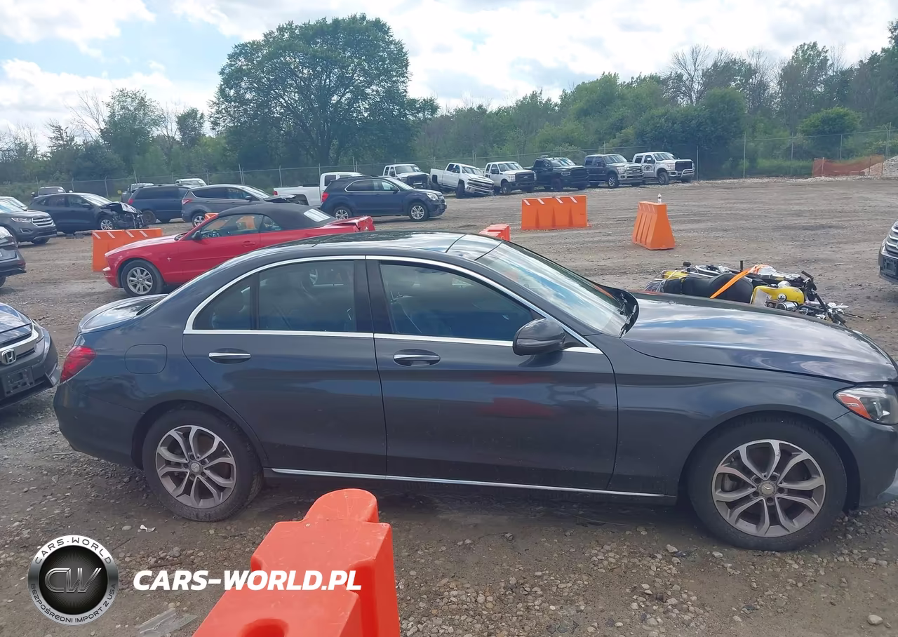 2016 Mercedes-Benz C 300 4Matic VIN:55SWF4KB5GU102855 - 13