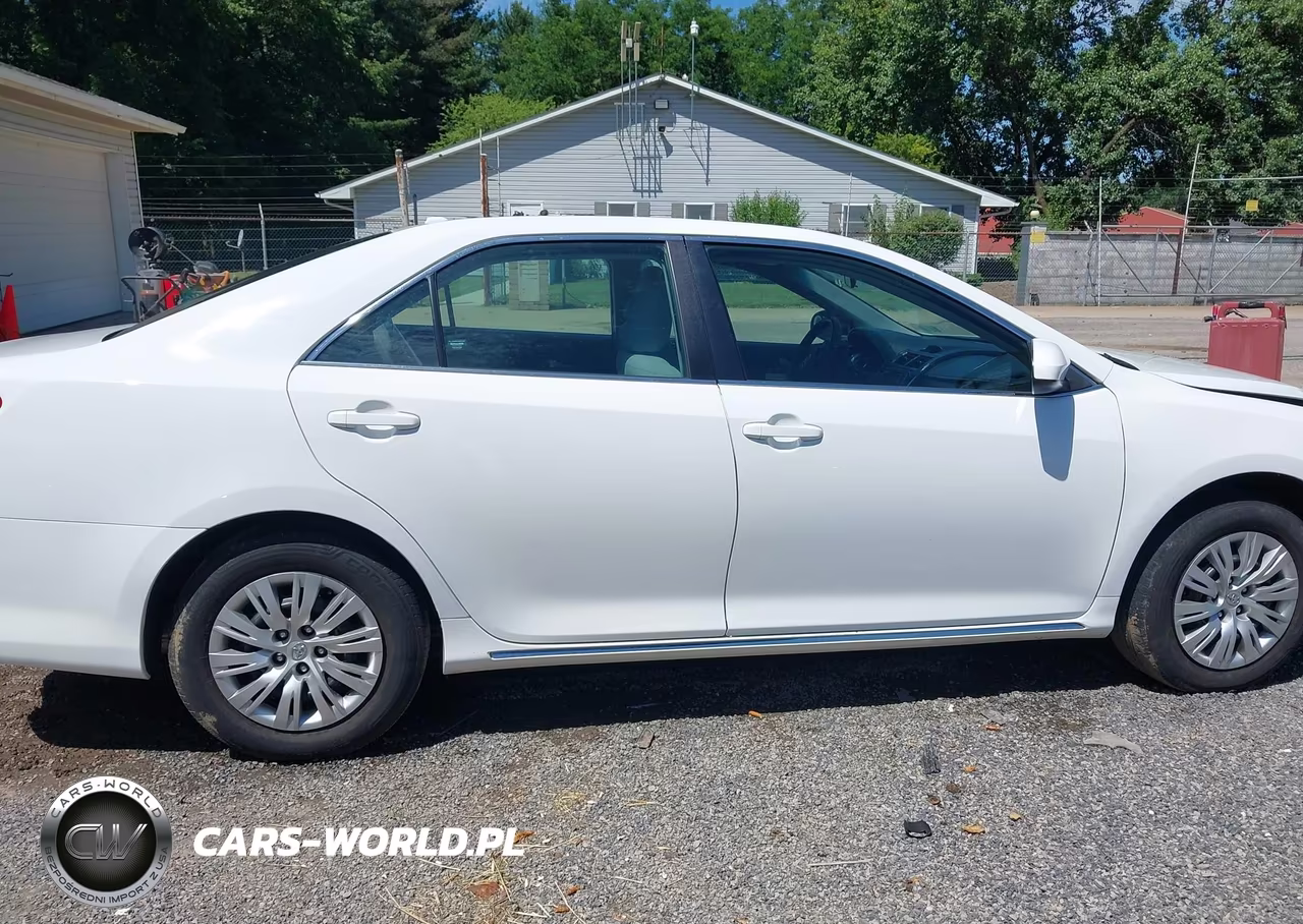 2014 Toyota Camry Le VIN:4T4BF1FK0ER413320 - 14