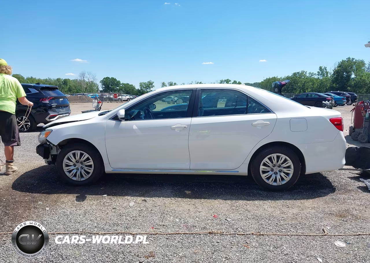 2014 Toyota Camry Le VIN:4T4BF1FK0ER413320 - 15