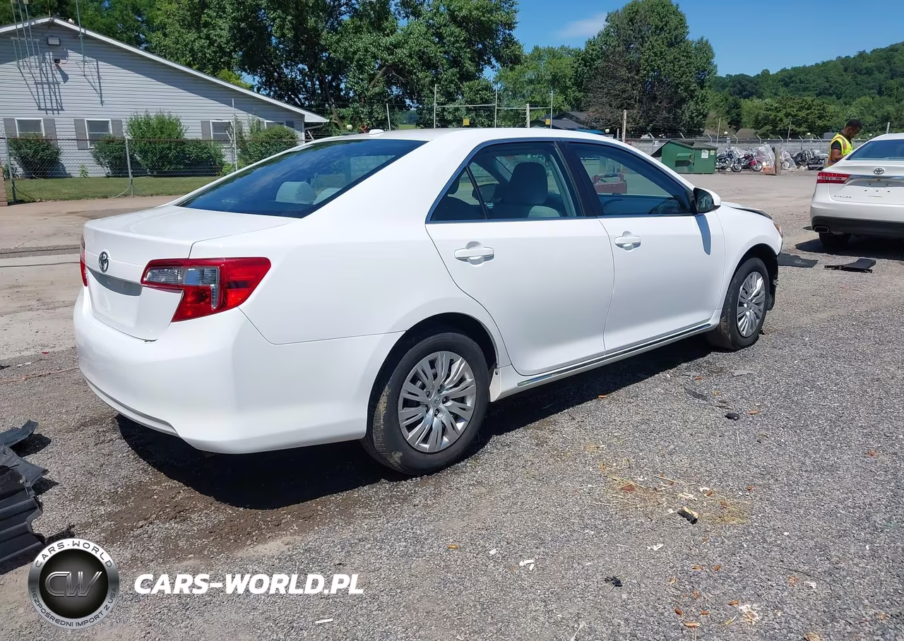 2014 Toyota Camry Le VIN:4T4BF1FK0ER413320 - 4
