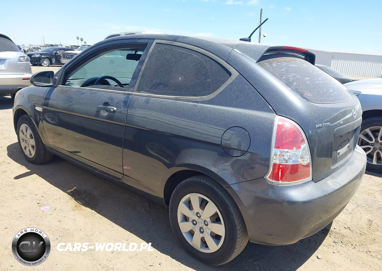2008 Hyundai Accent Gs VIN:KMHCM36C08U083367 - 3