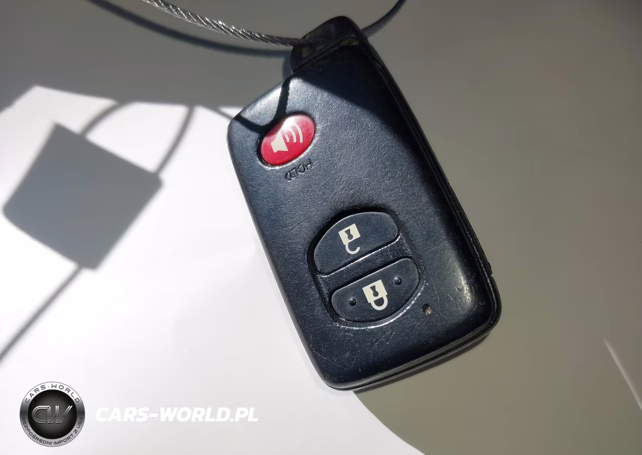2011 Toyota Prius Two VIN:JTDKN3DU6B1476288 - 11