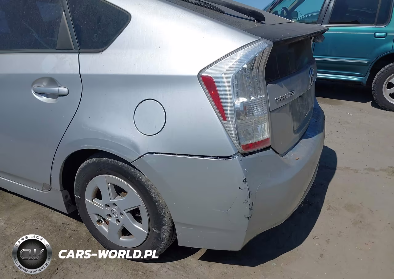 2011 Toyota Prius Two VIN:JTDKN3DU6B1476288 - 17