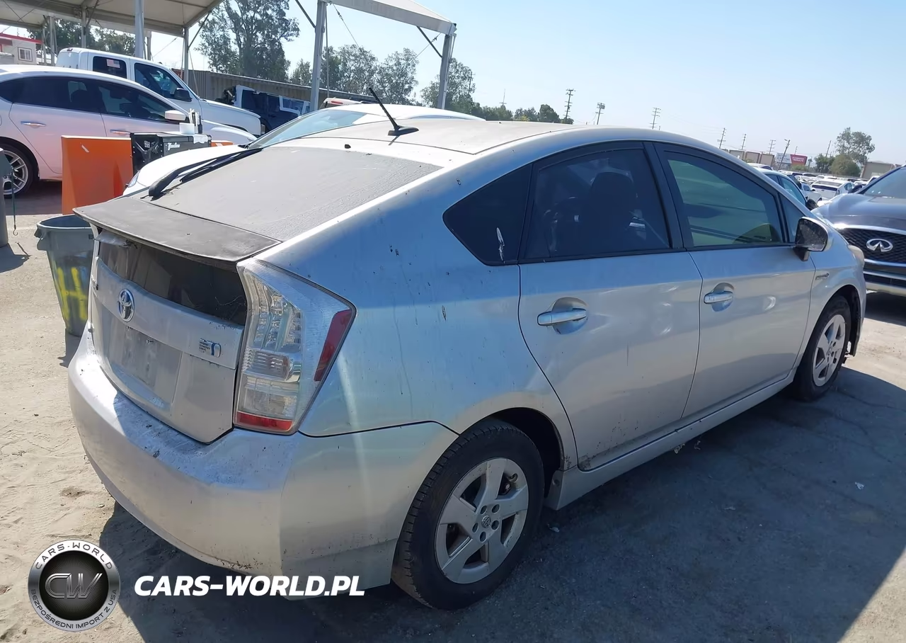2011 Toyota Prius Two VIN:JTDKN3DU6B1476288 - 4