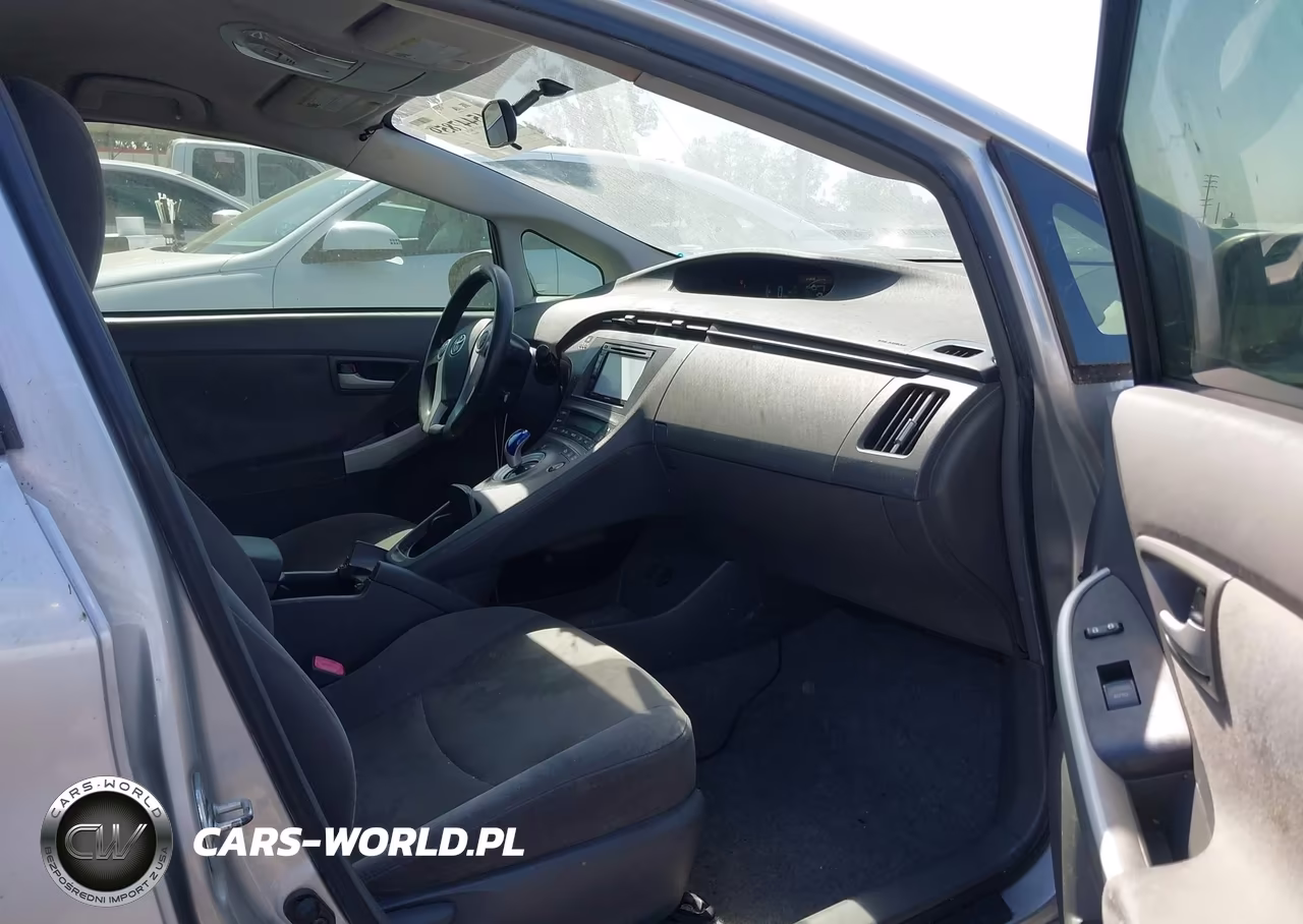 2011 Toyota Prius Two VIN:JTDKN3DU6B1476288 - 5