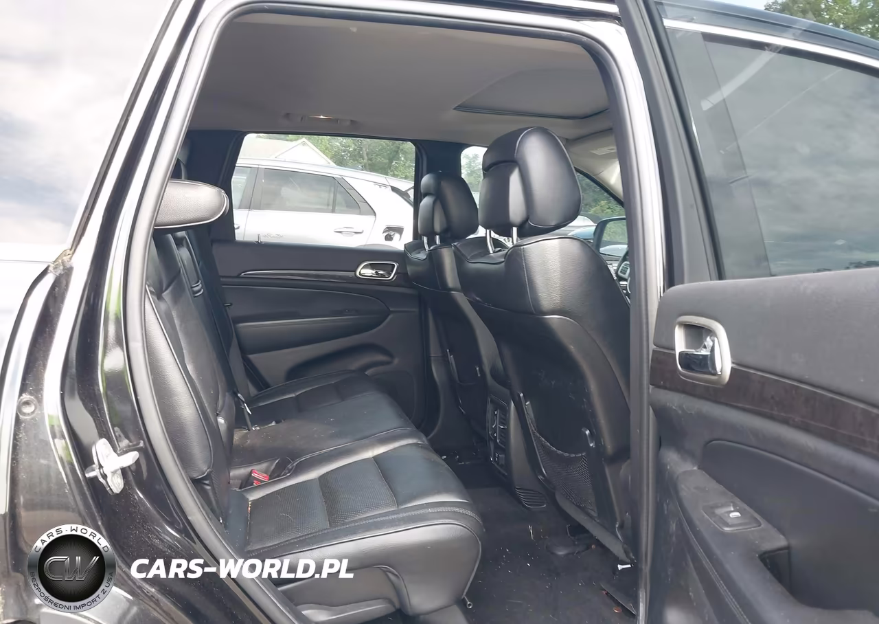 2011 Jeep Grand Cherokee Laredo VIN:1J4RR4GG6BC609497 - 8