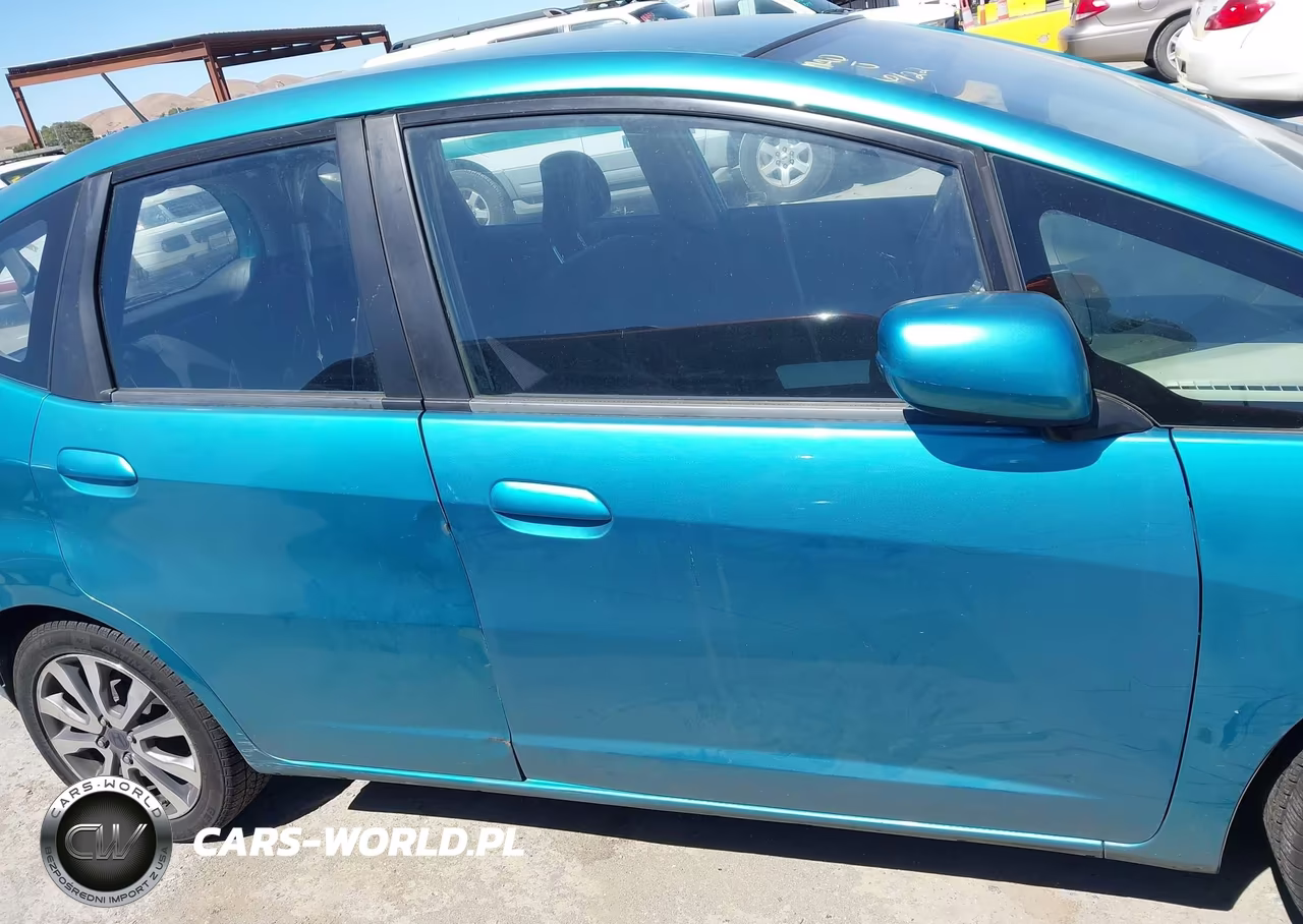 2013 Honda Fit Sport VIN:JHMGE8H56DC050578 - 13
