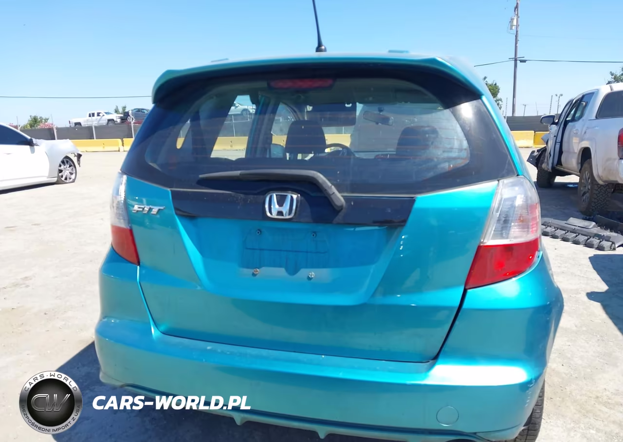 2013 Honda Fit Sport VIN:JHMGE8H56DC050578 - 16