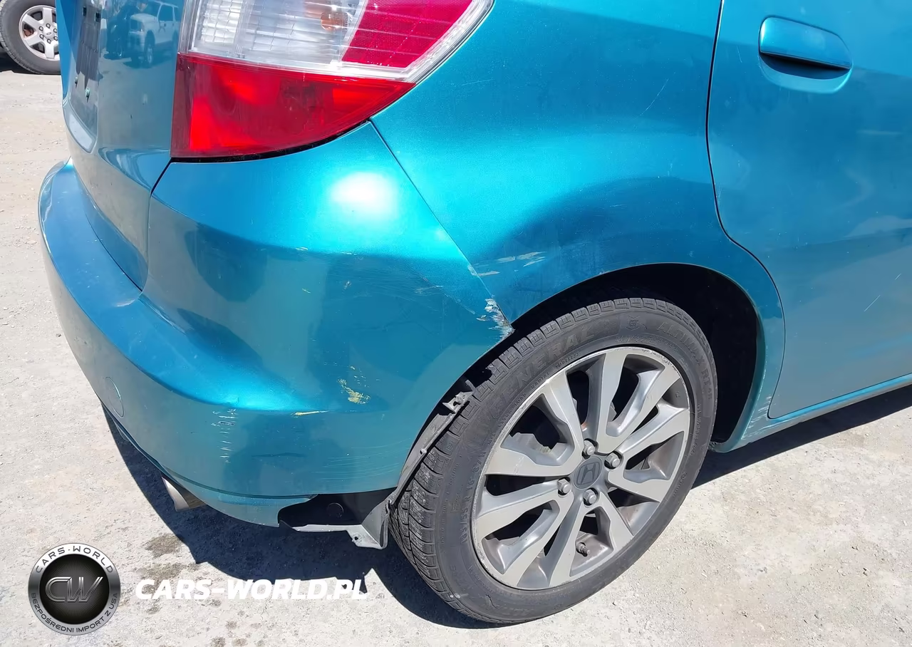 2013 Honda Fit Sport VIN:JHMGE8H56DC050578 - 6
