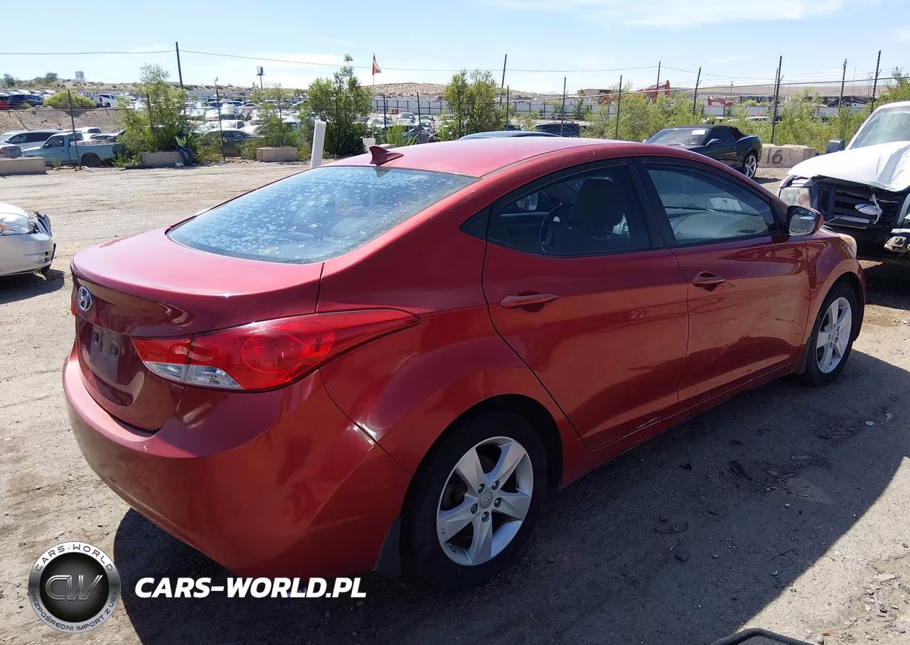 2013 Hyundai Elantra Gls VIN:KMHDH4AE8DU750588 - 4