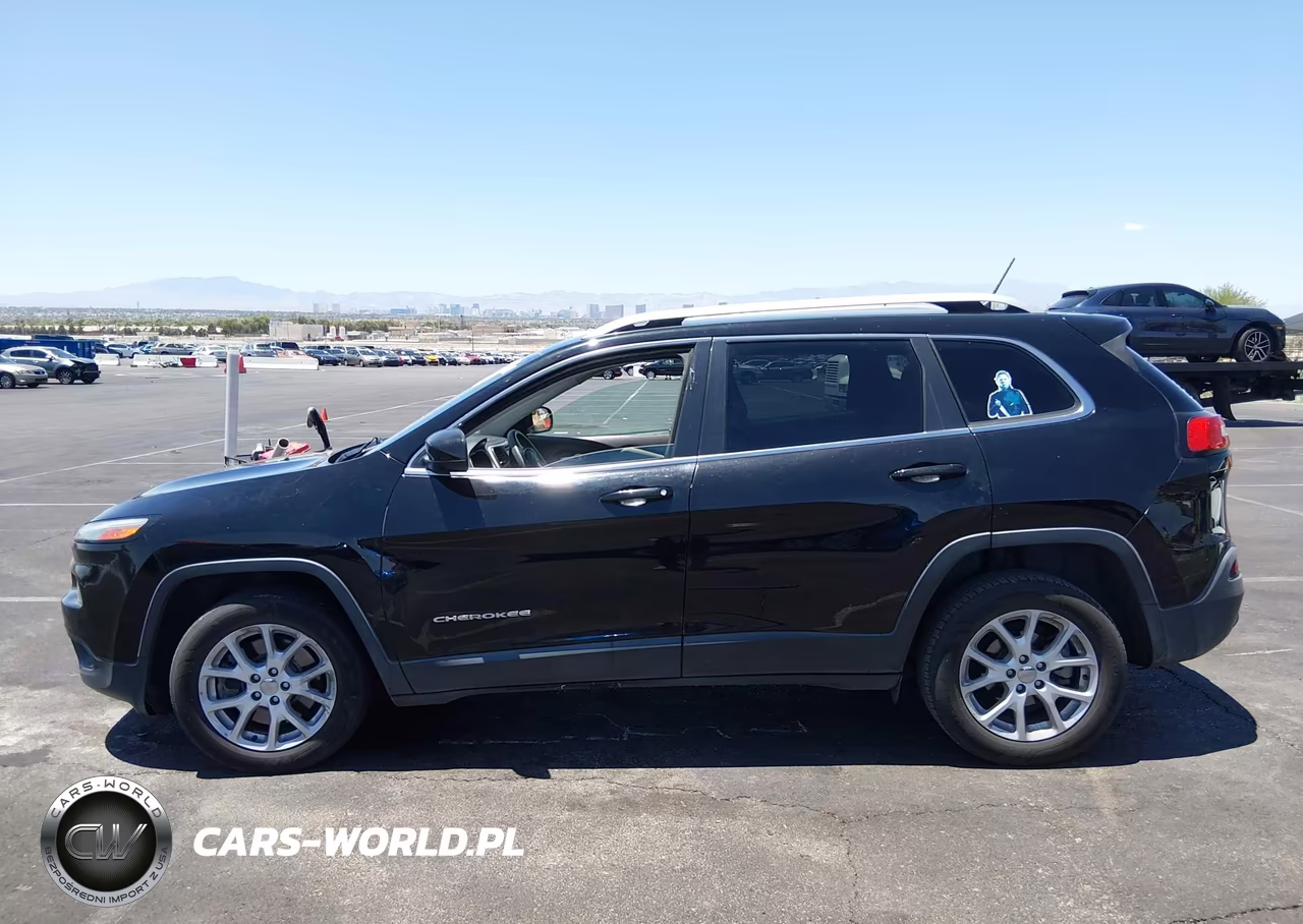 2018 Jeep Cherokee Latitude Fwd VIN:1C4PJLCB6JD590547 - 13