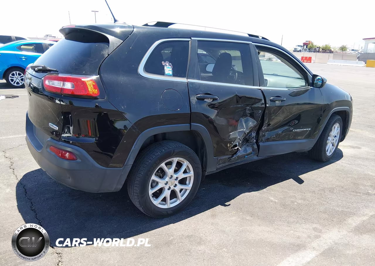 2018 Jeep Cherokee Latitude Fwd VIN:1C4PJLCB6JD590547 - 4