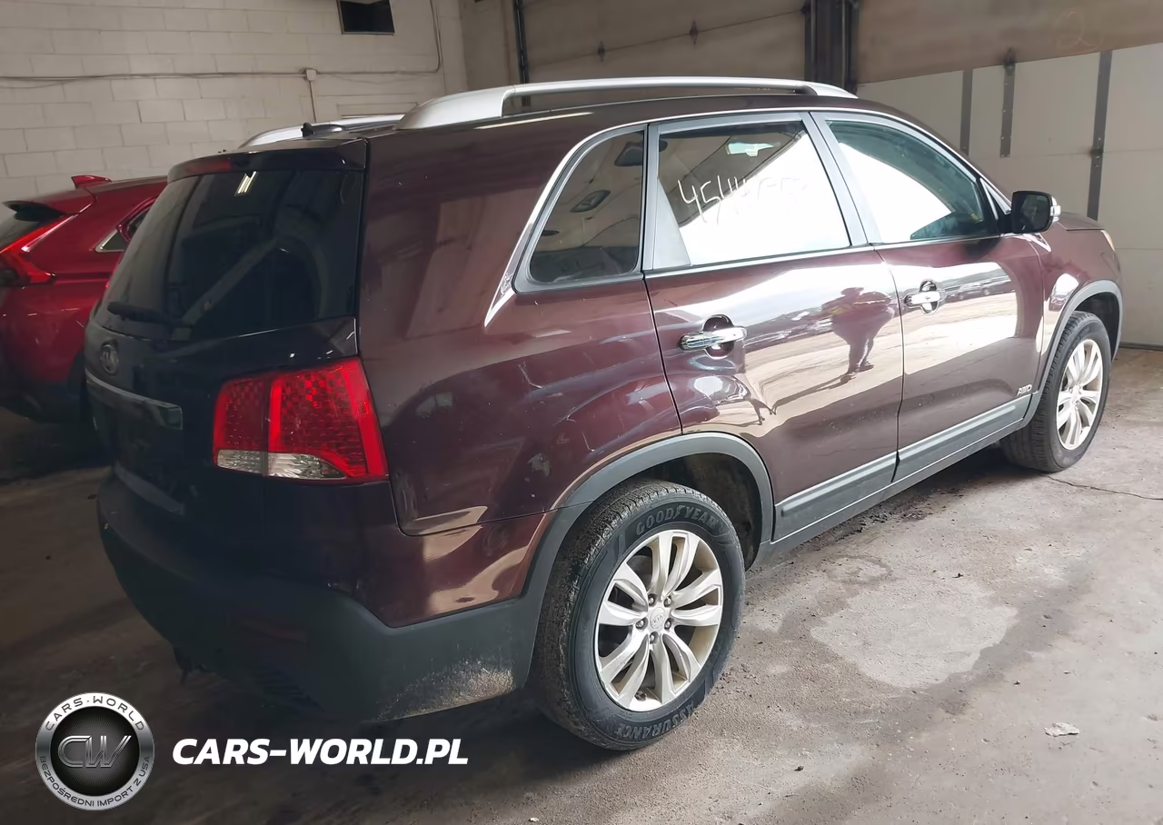 2011 Kia Sorento Lx VIN:5XYKTDA2XBG177806 - 4