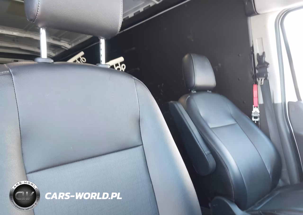 2024 Ford Transit-250 VIN:1FTBR1C86RKA11382 - 8