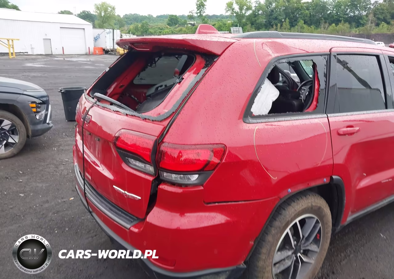 2020 Jeep Grand Cherokee Trailhawk 4X4 VIN:1C4RJFLG6LC234727 - 18