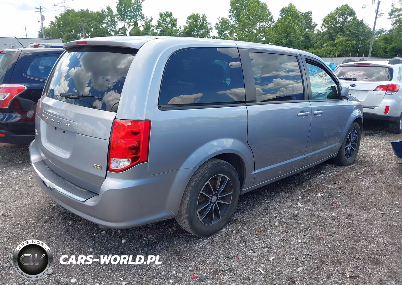 2018 Dodge Grand Caravan Se Plus VIN:2C4RDGBG7JR219897 - 4