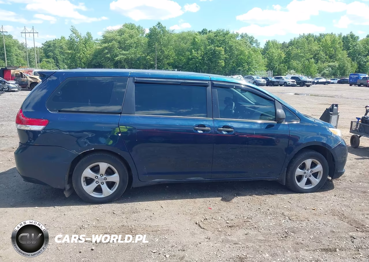 2011 Toyota Sienna VIN:5TDKA3DC7BS007748 - 13