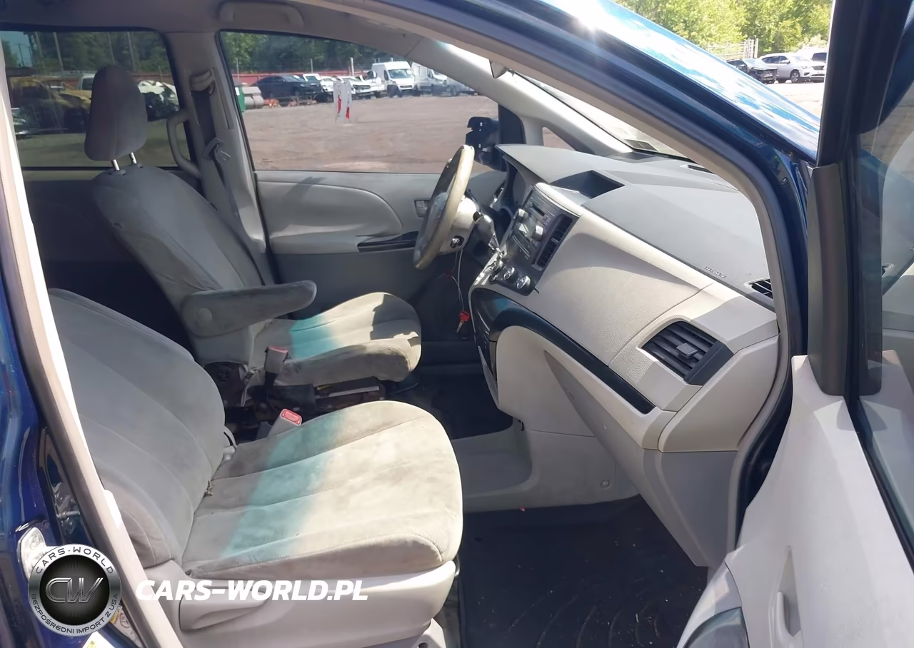 2011 Toyota Sienna VIN:5TDKA3DC7BS007748 - 5