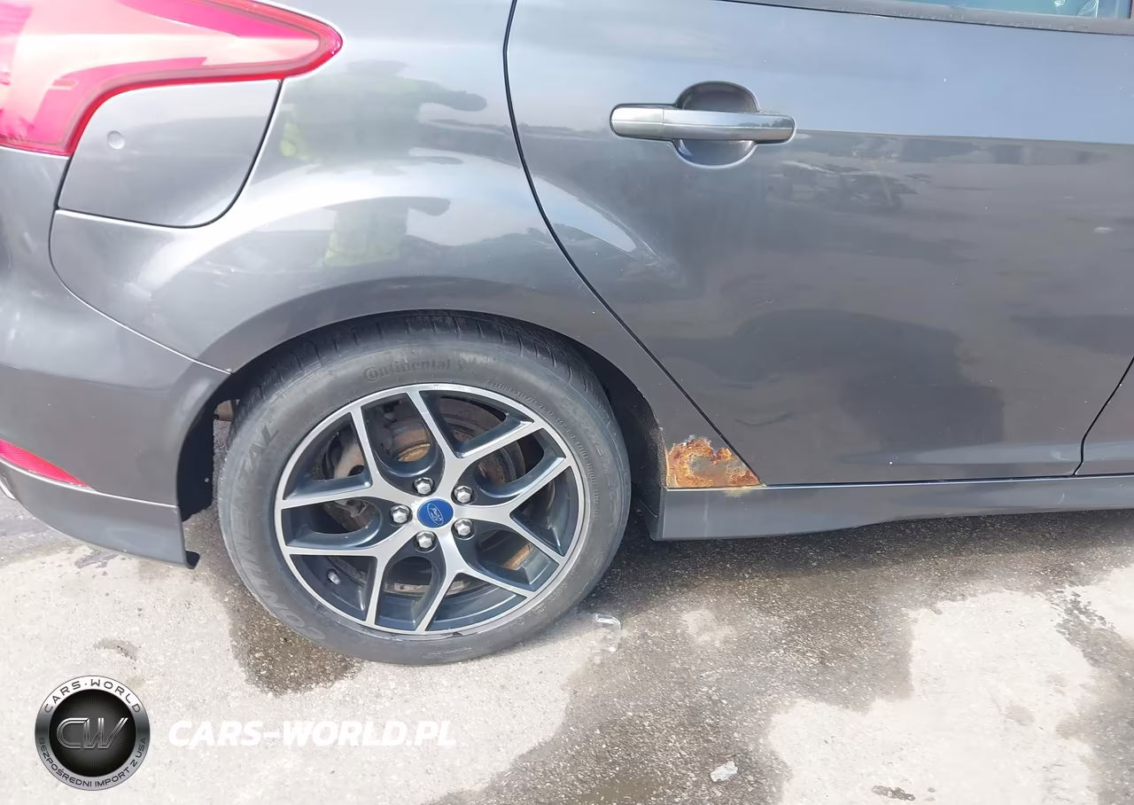 2015 Ford Focus Se VIN:1FADP3K27FL239037 - 14