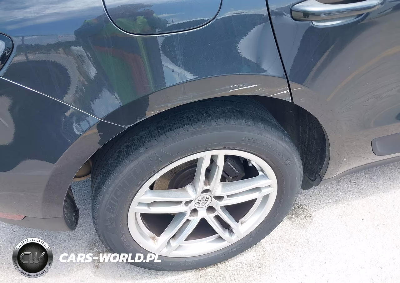 2020 Porsche Macan VIN:WP1AA2A57LLB09774 - 18
